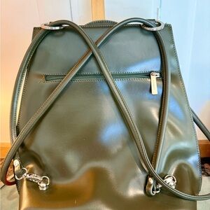 Frederic T. Paris Elegant Olive Green Leather Backpack